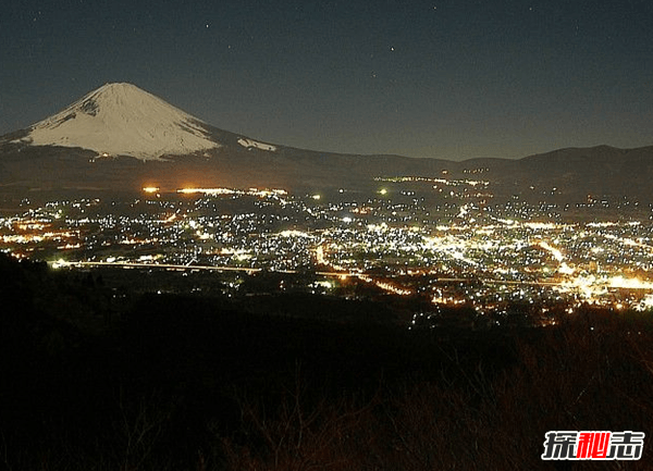 富士山下为什么恐怖?自杀死亡人数成百上千