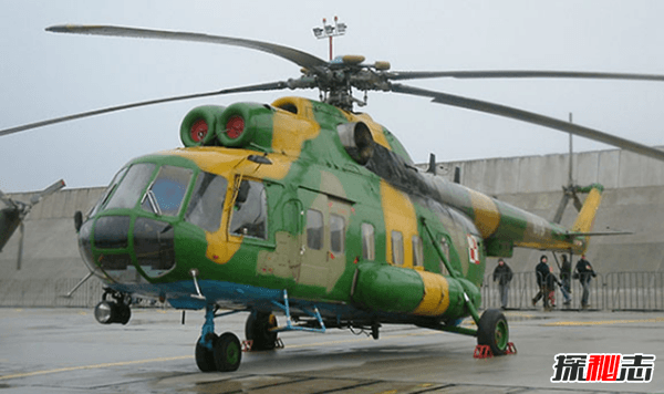 史上十大最令人发指的壮举,德国埃尔莫400根吸管放进嘴里(10秒)