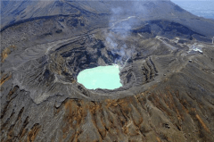 世界上最大的火山口 火山口周长有114米